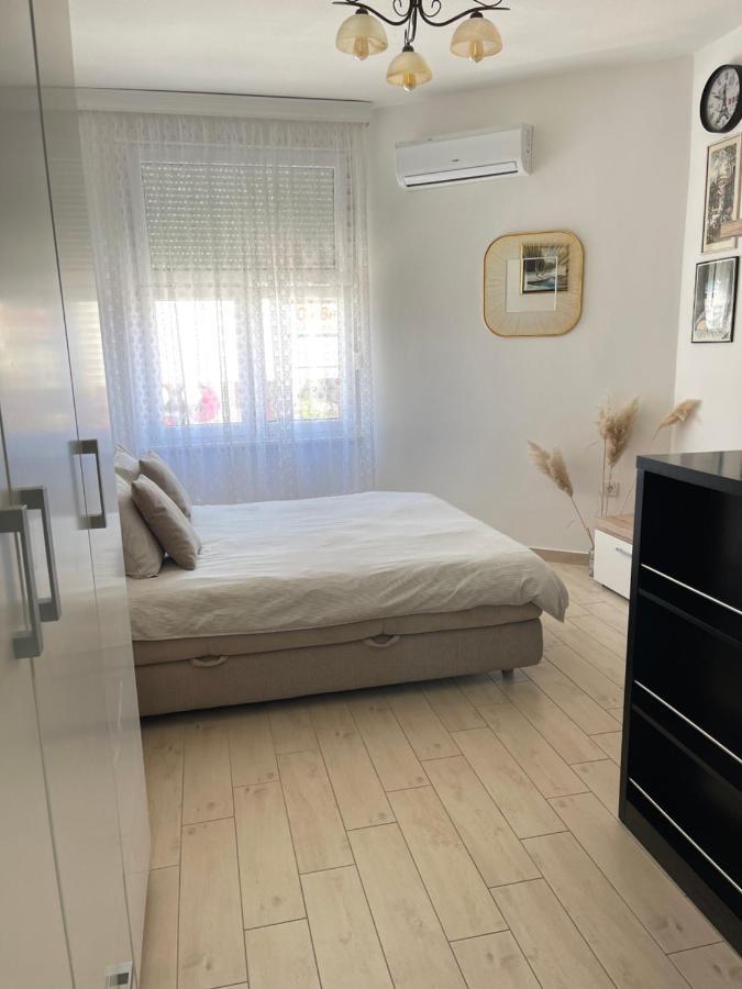 Elena Apartment Palit Екстериор снимка